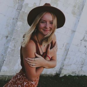 Meet your Posher, Michaela